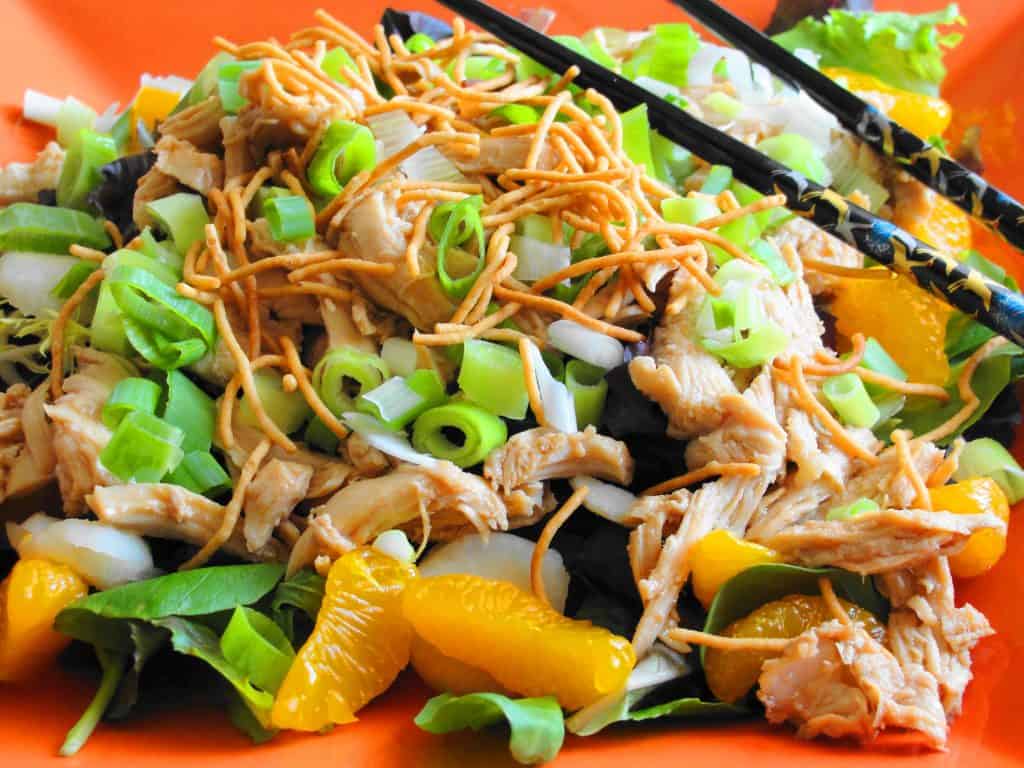 Asiatischer Salat mit Huhn | Rezepte