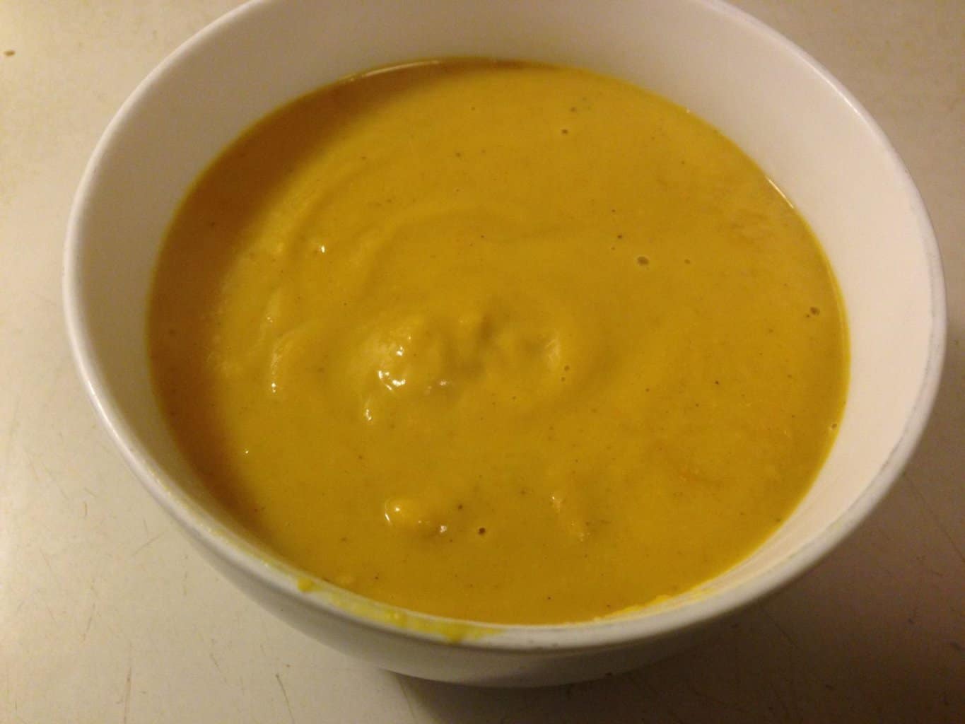 Kürbissuppe mit Kokosmilch, Karotten und Curry | Rezepte