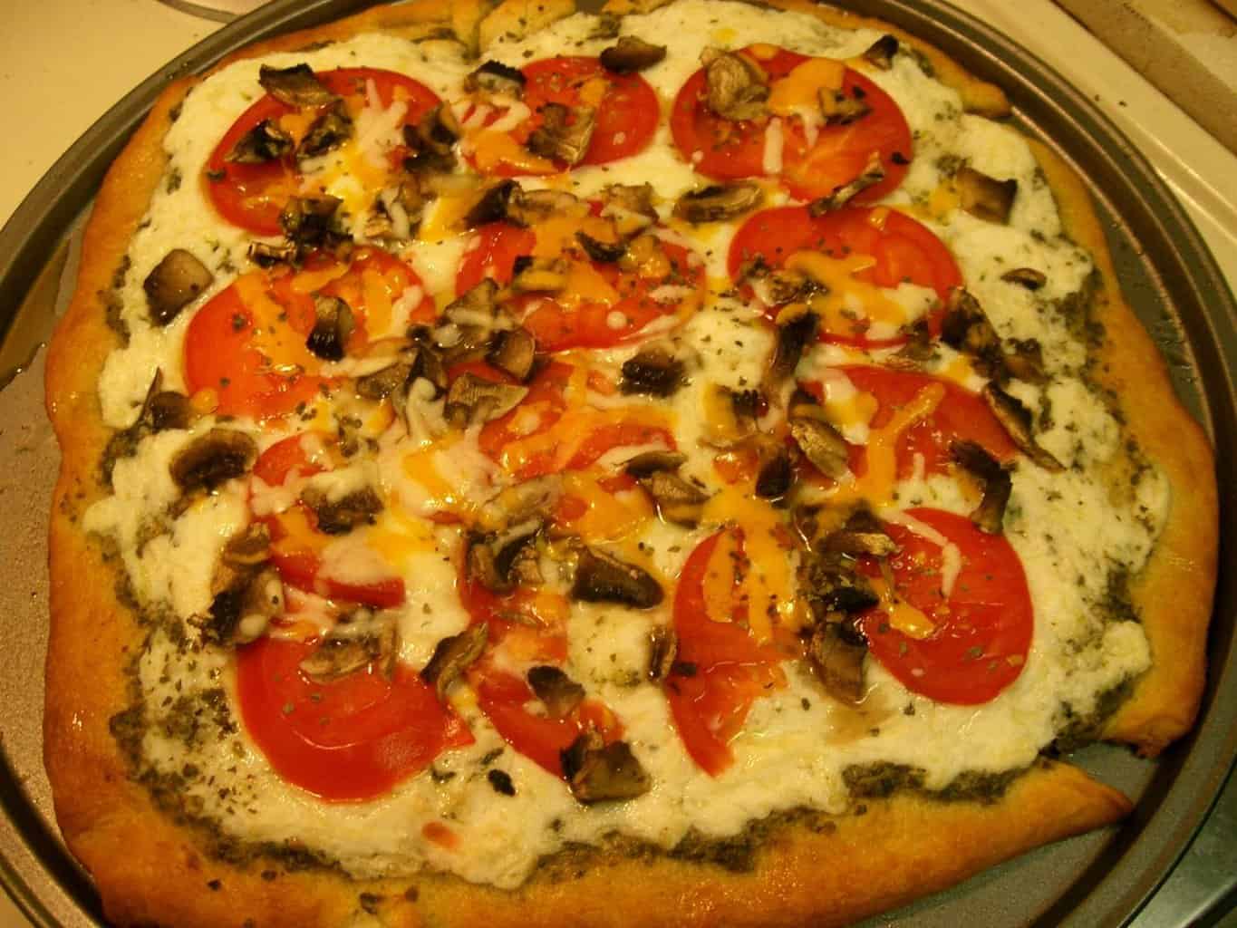 Pizza mit Ricotta und Pesto | Rezepte