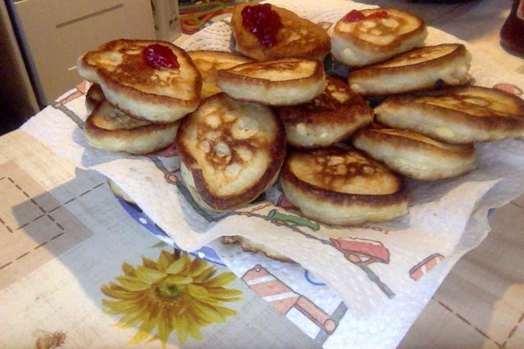 Russische Buttermilch-Pfannkuchen (Oladji) | Rezepte