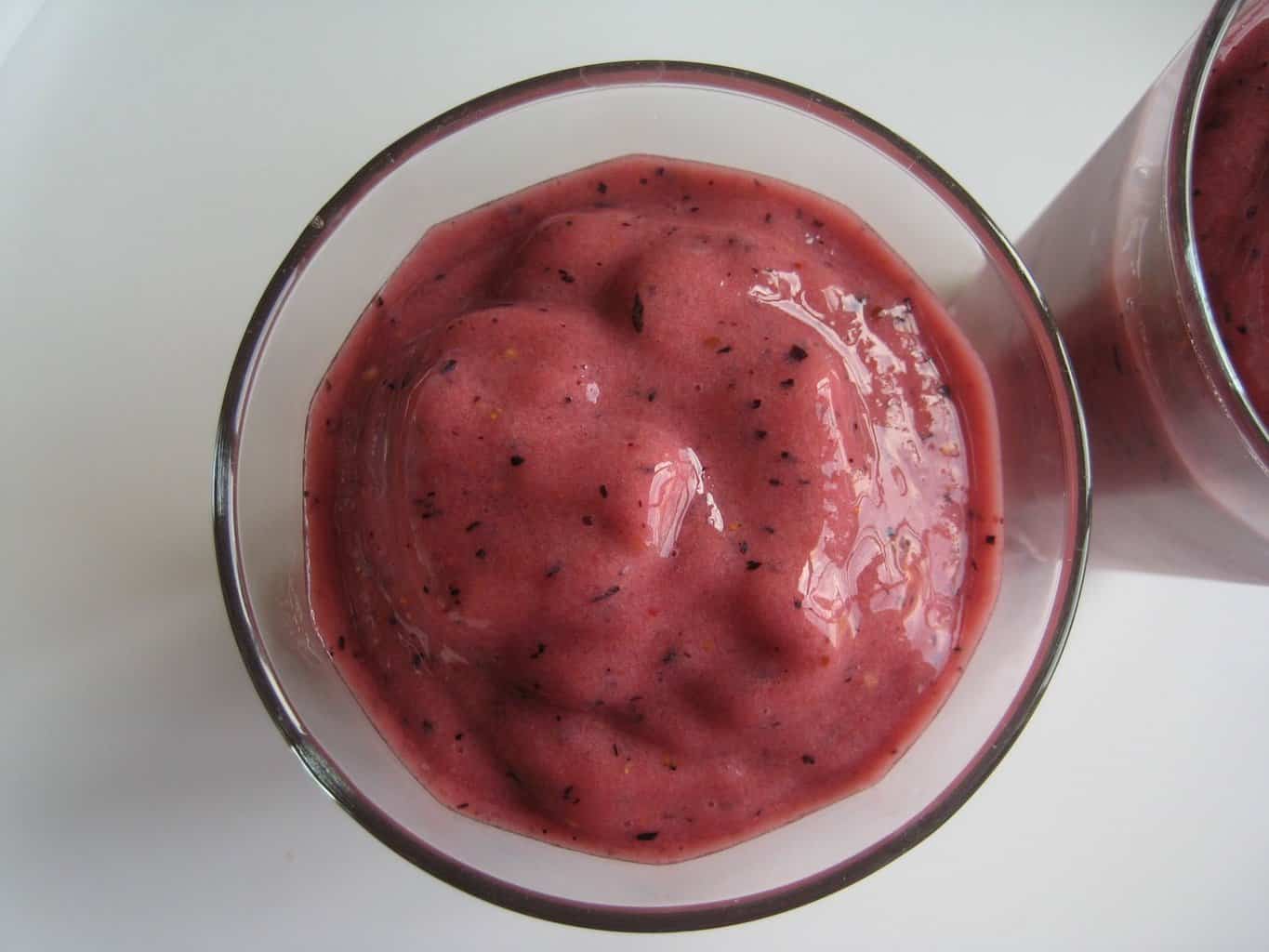 Smoothie Mit Beeren.jpg