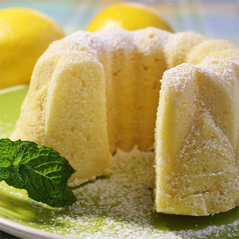 Zitronenkuchen mit frisch gepresstem Zitronensaft | Rezepte